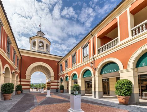 mcarthurglen serravalle website